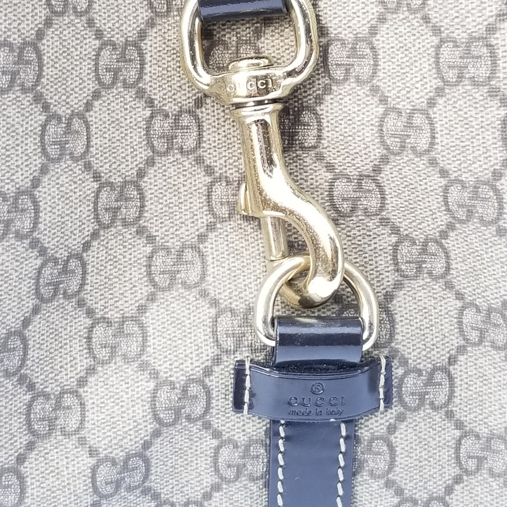 Gucci GG Supreme Vintage Bardot Hobo Shoulder Bag - Picture 5 of 16